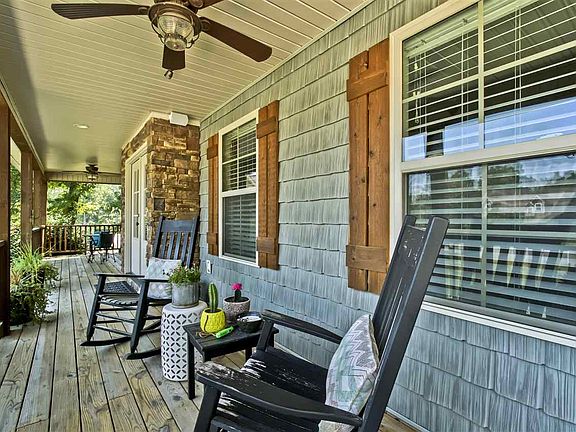 3rd image of 175 Lauren Dr SE