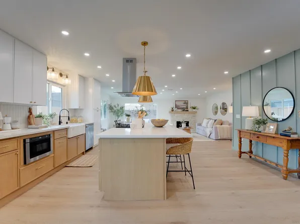 2927 Governor Dr, San Diego, CA 92122