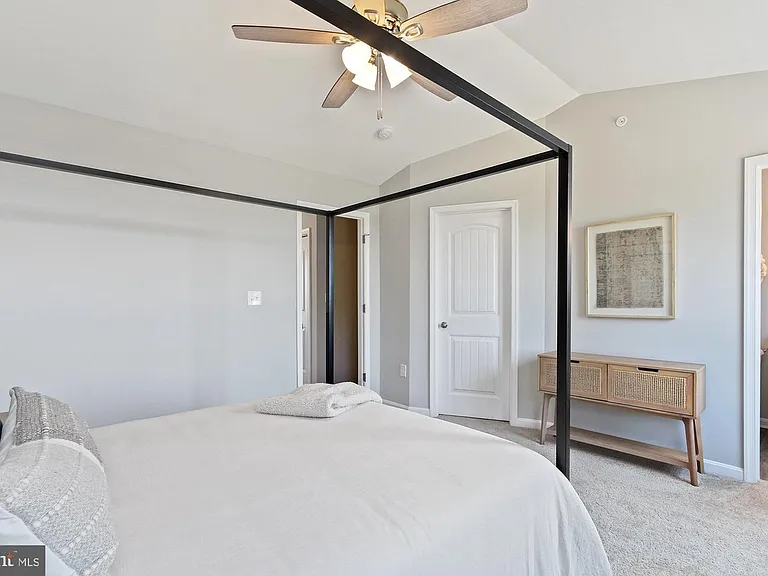 304 Avon Dr — Photo 23
