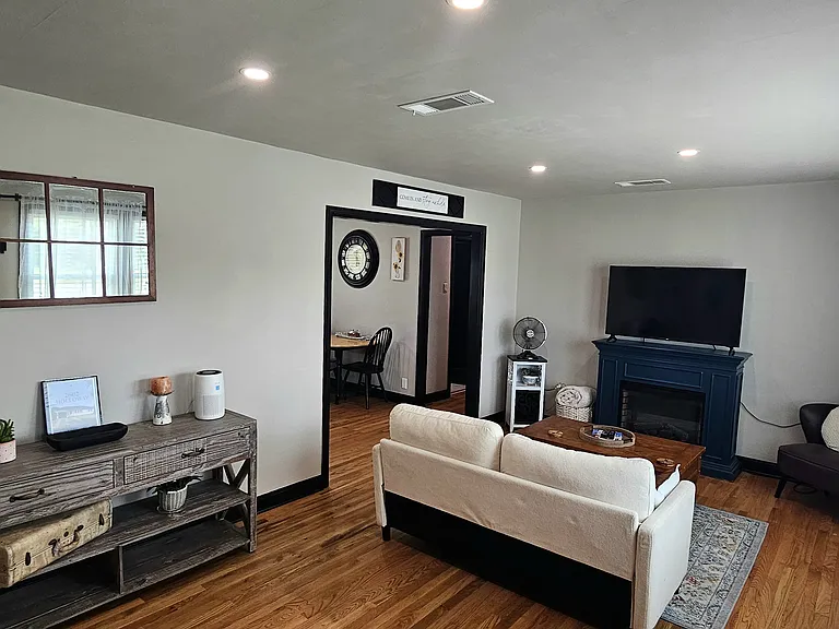 2602 Holloway Ave — Photo 2