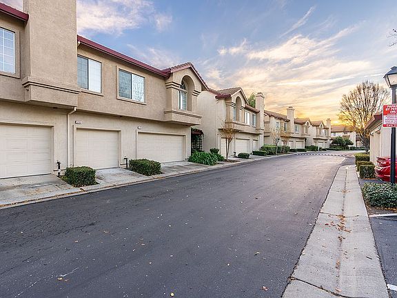 2nd image of 5705 Belleza Dr