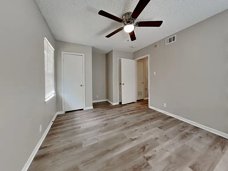 2225 Janice St — Photo 17