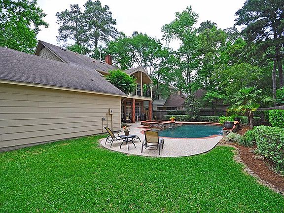 Green space for Fido or the kids.