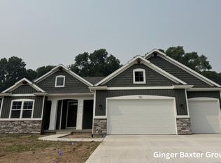 135 Summit Pointe Dr NE #4, Rockford, MI 49341