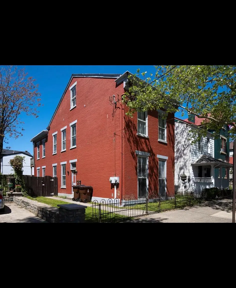 1119 Russell St — Photo 4