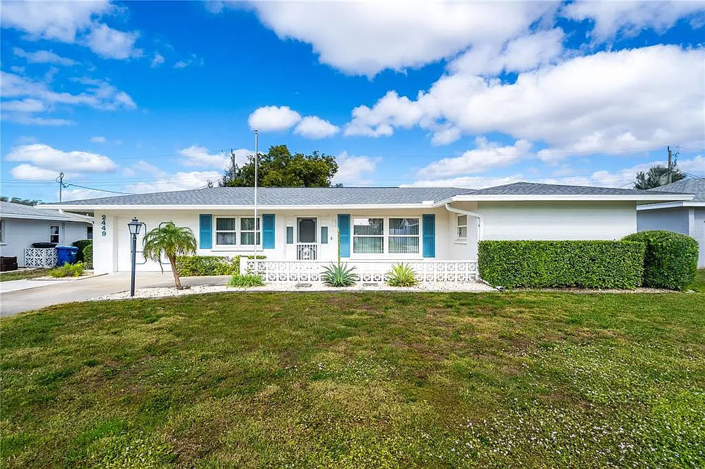 3 bed, 2.0 bath, 1726 sqft, $3,250 — Photo 1