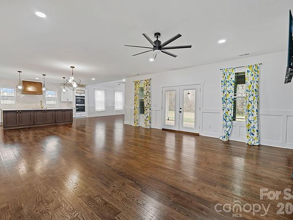 3rd image of 3907 Lawyers Rd