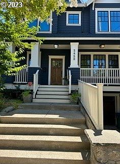 2nd image of 2820 NE Tillamook St