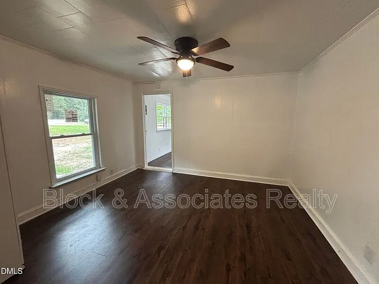 87 Robert Thompson Rd — Photo 16