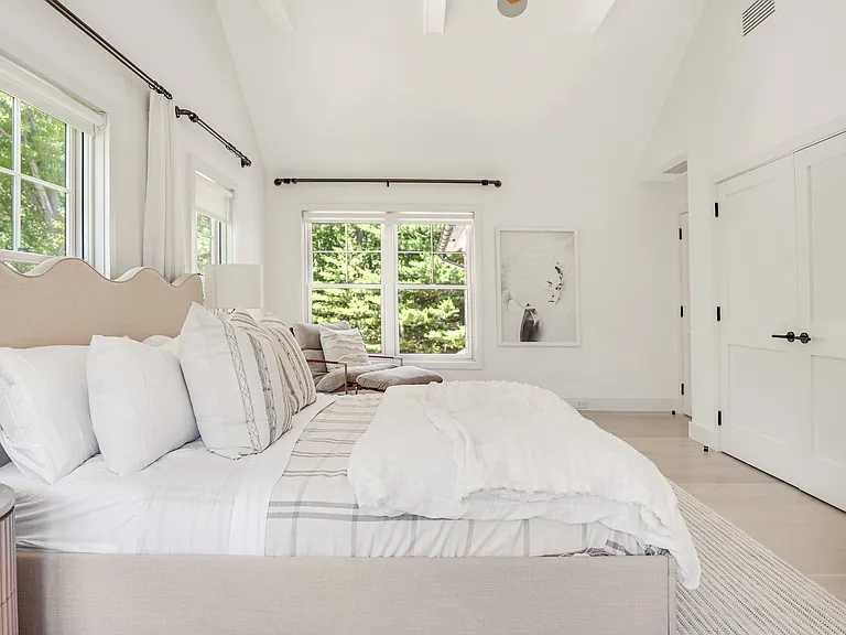 41 Montauk Ave — Photo 31