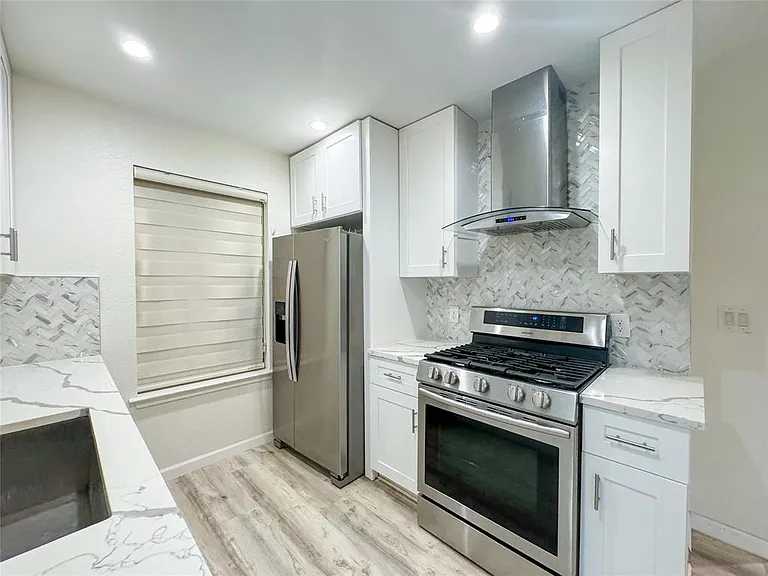 12315 Limerick Ave — Photo 7