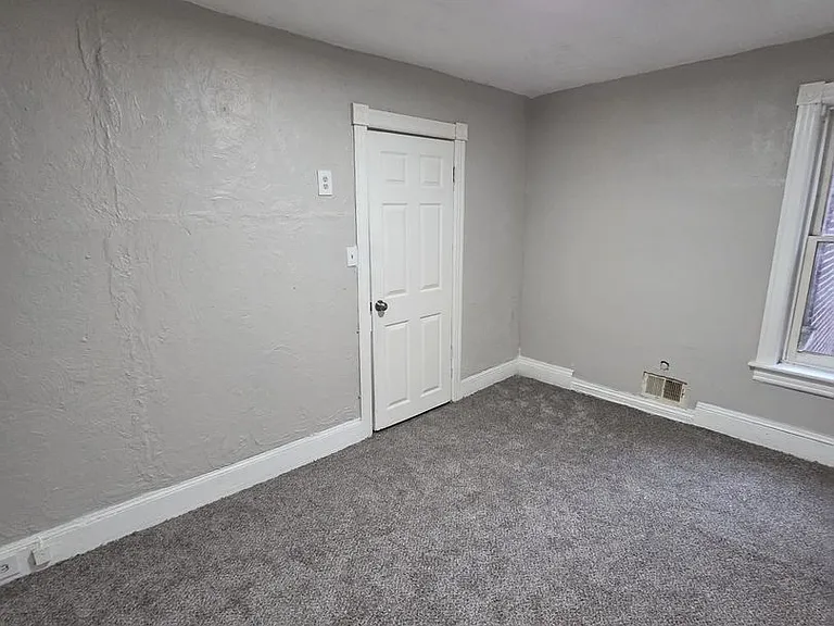 517 Stuyvesant Ave — Photo 9
