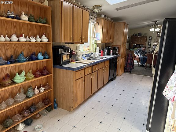 2nd image of 110 S Mike Rd