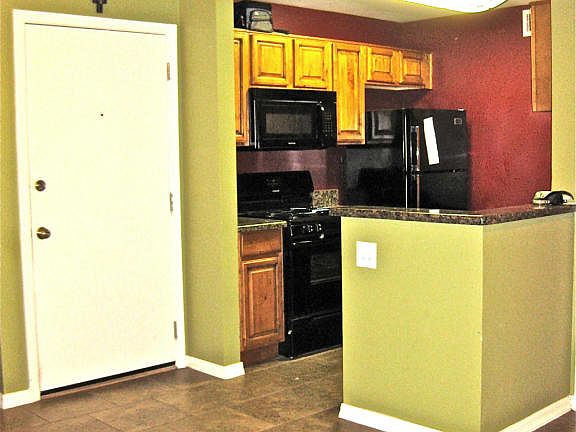 3rd image of 1701 W Tuckey Ln Unit 105