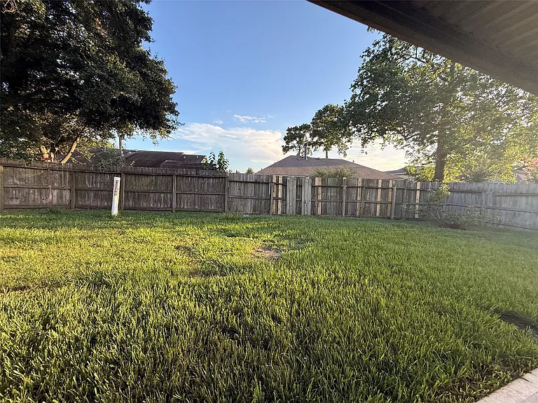 9019 Autumnsong Dr — Photo 24