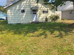 1217 N 3rd Ave, Kelso, WA