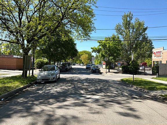 5th image of 9437 S Perry Ave