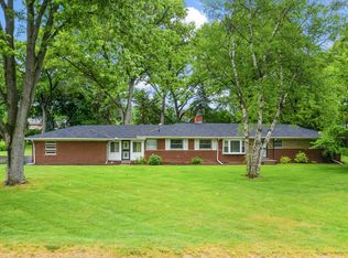 1425 Manderford Rd, Bloomfield Hills, MI 48304