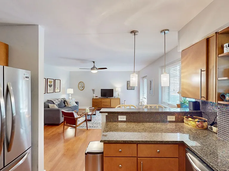 227 N Dotger Ave #E15 — Photo 14