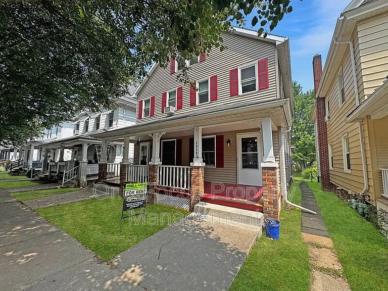 1018 Baldwin St — Photo 1
