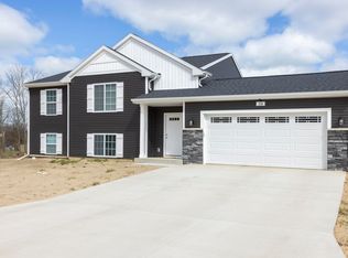 114 Mayfield Dr, Michigan City, IN 46360