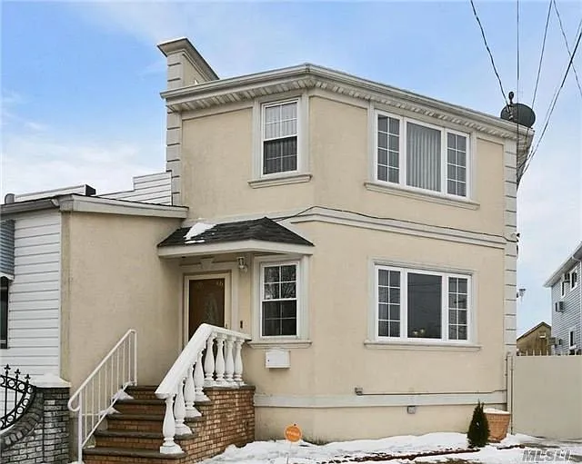 8946 Gold Rd photo 1