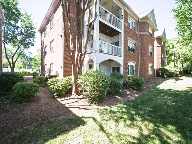 5609 Fairview Rd #3 — Photo 31