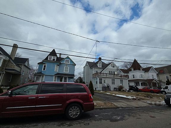 4th image of 52-54 Sandford Ave