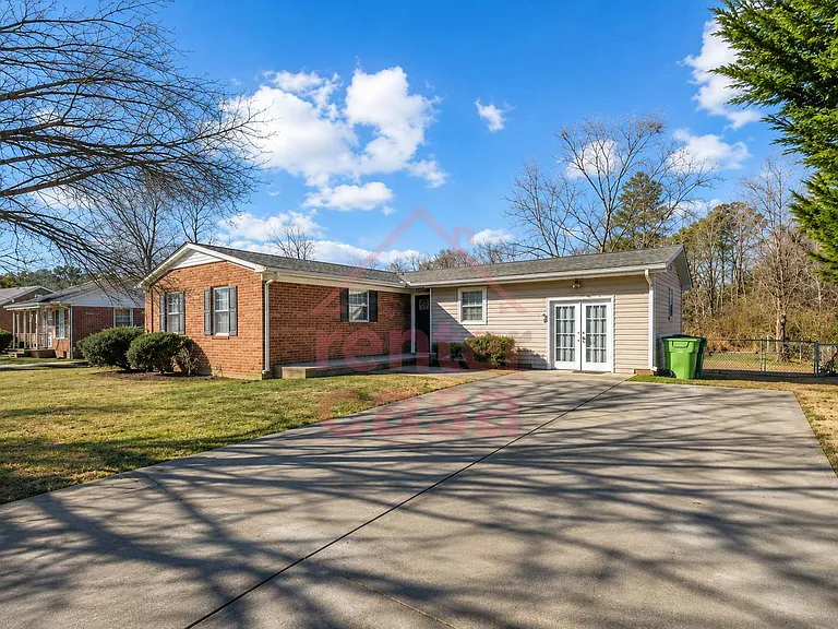 1108 Beverly Dr — Photo 11