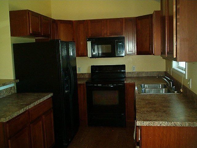 2nd image of 116 Lee Ln