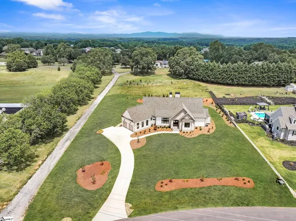 368 Old Batson Rd, Taylors, SC 29687