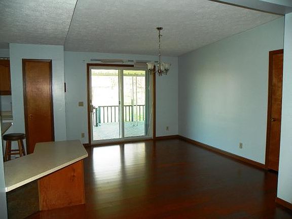4th image of 24 Woodlawn Dr