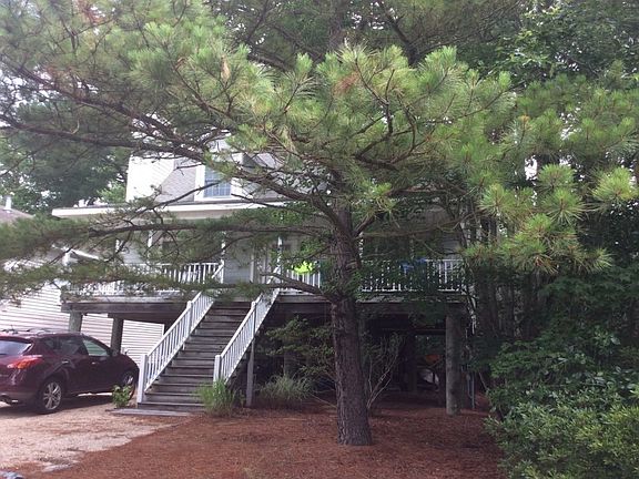 3rd image of 409 Tamarack Dr