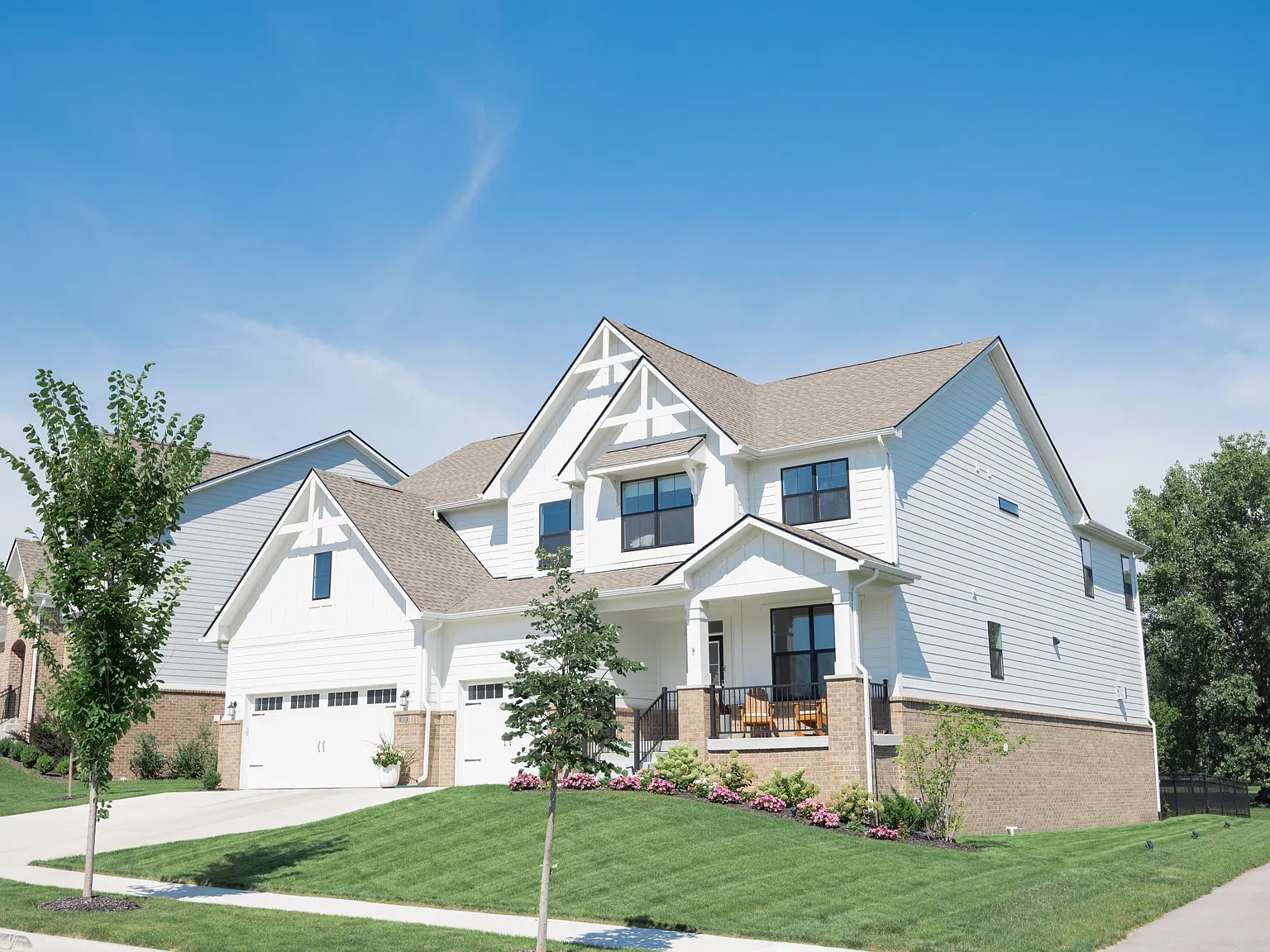 5 bed, 4.5 bath, 3582 sqft, $6,300 — Photo 2