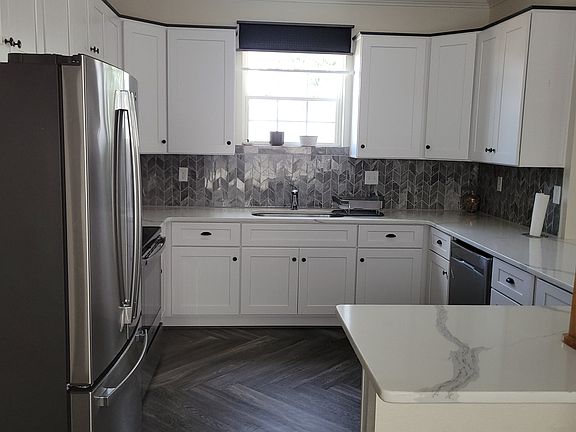 4th image of 9631 13th Bay St
