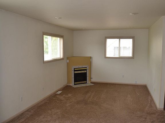5th image of 254 NW Clay Ct