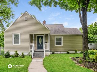 204 S Leonard St, Liberty, MO 64068
