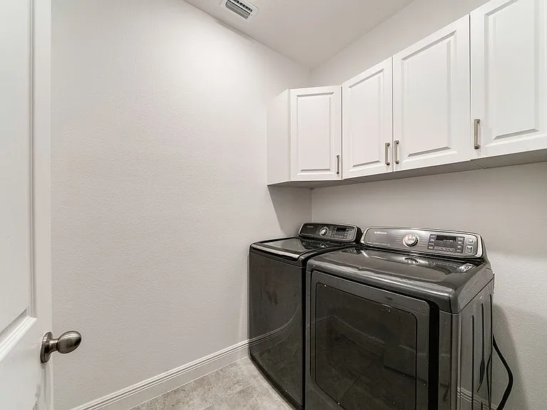 4921 Olivia Ct — Photo 29