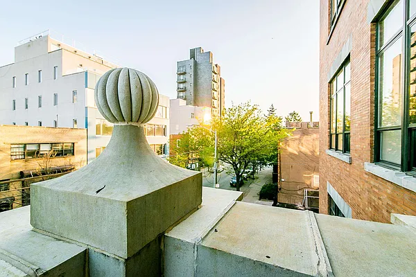 Rented by Nooklyn NYC LLC | media 52