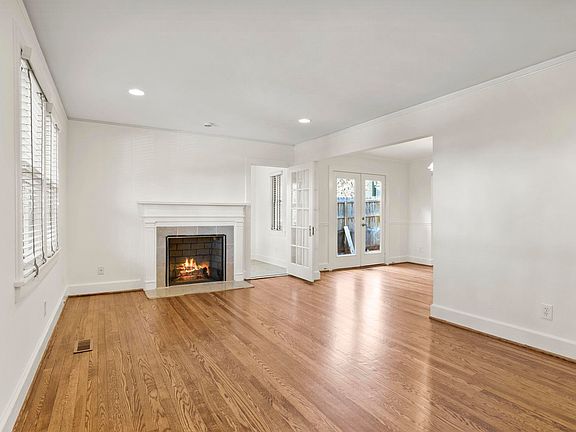 3rd image of 116 Buist Ave