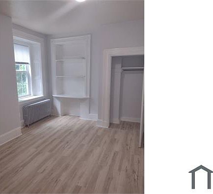 5th image of 233 W Queen Ln Floor 1