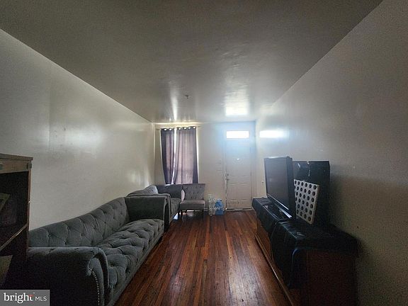 4th image of 1315 N Eden St