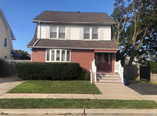 16 Wilson St, East Rockaway, NY 11518