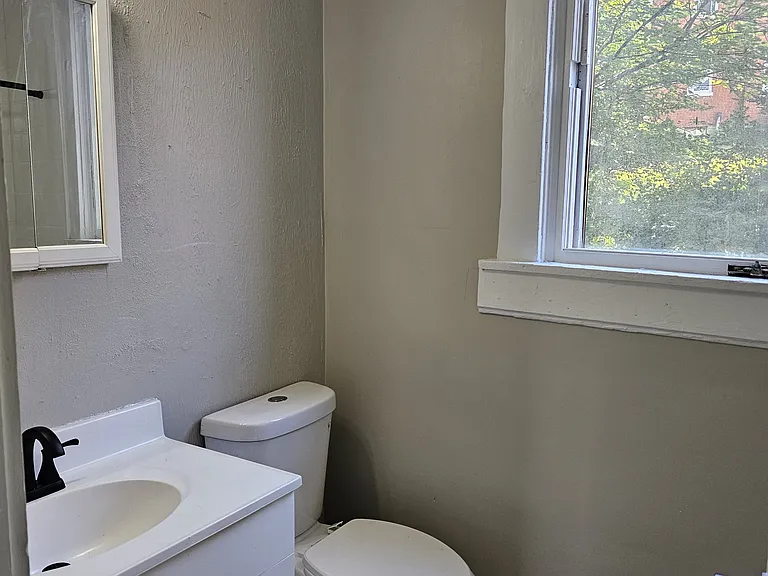 2101 Monmouth St #1 — Photo 2