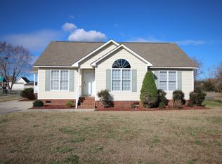 1396 Tucker Rd, Grimesland, NC 27837