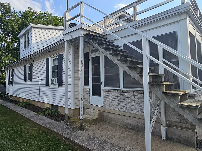 Other side view of home (upstairs apartment not included)