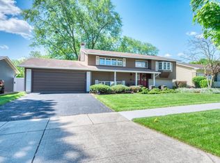 67 Lonsdale Rd, Elk Grove Village, IL 60007