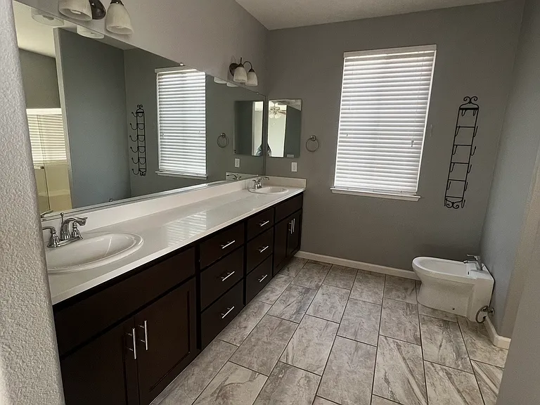 1332 Greenbrier Dr — Photo 22