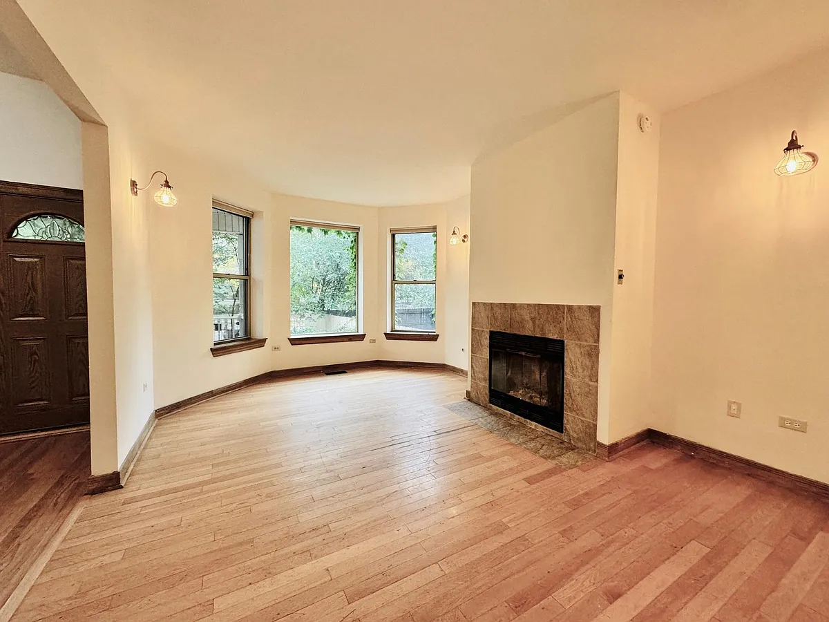Building Photo - 6128 S Kenwood Ave