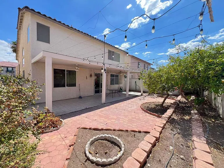 8480 Garnet Peak Ct — Photo 25